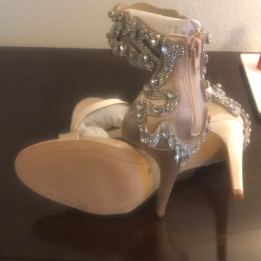 Classy Rhinestone day - Picture 6 of 6